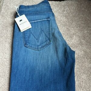 Mother The Mid Rise Dazzler Crop Fray Jeans in Squeeze It Wash